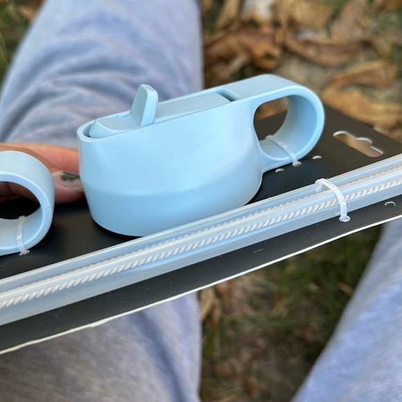 Replacement lid for hyrdoflask with straw and straw cleaner - Picture 2 of 4